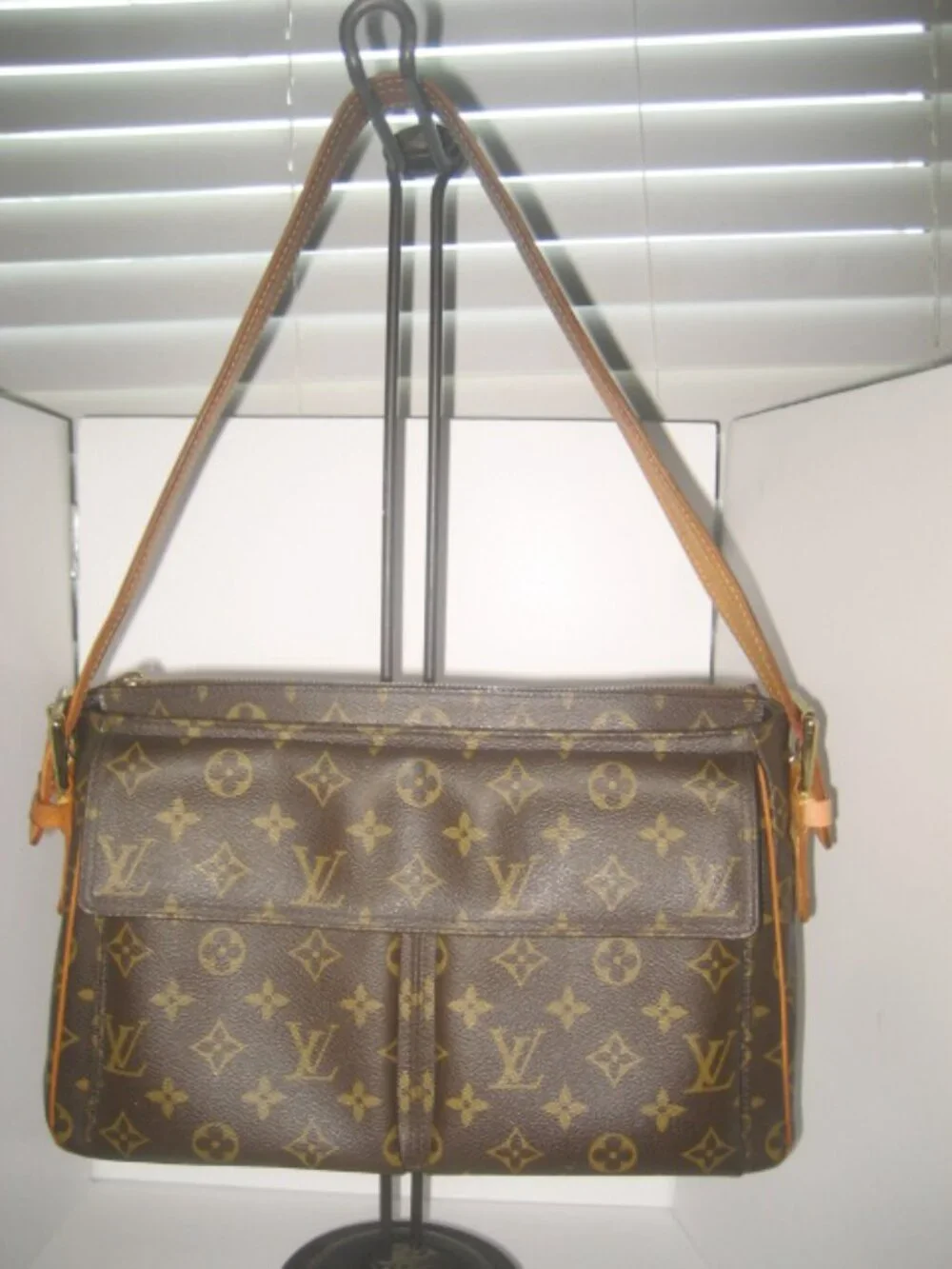 Louis Vuitton Monogram Viva Cite GM Shoulder / Handbag Purse Double Pouch bag